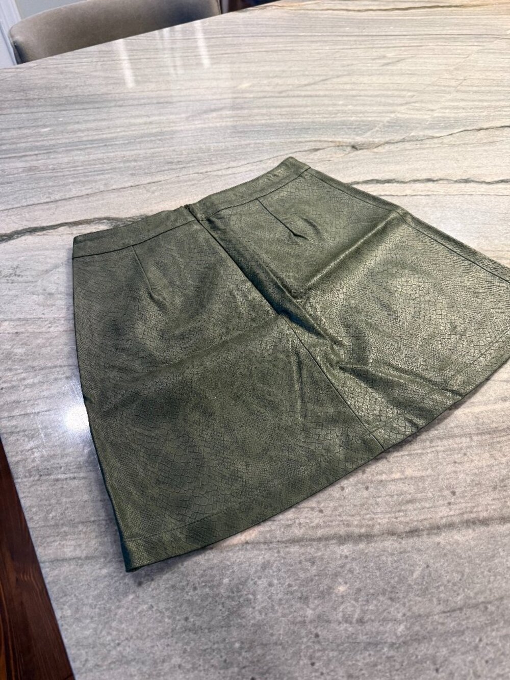 BB Dakota Olive Faux Leather Snake Embossed Mini Skirt Size 2